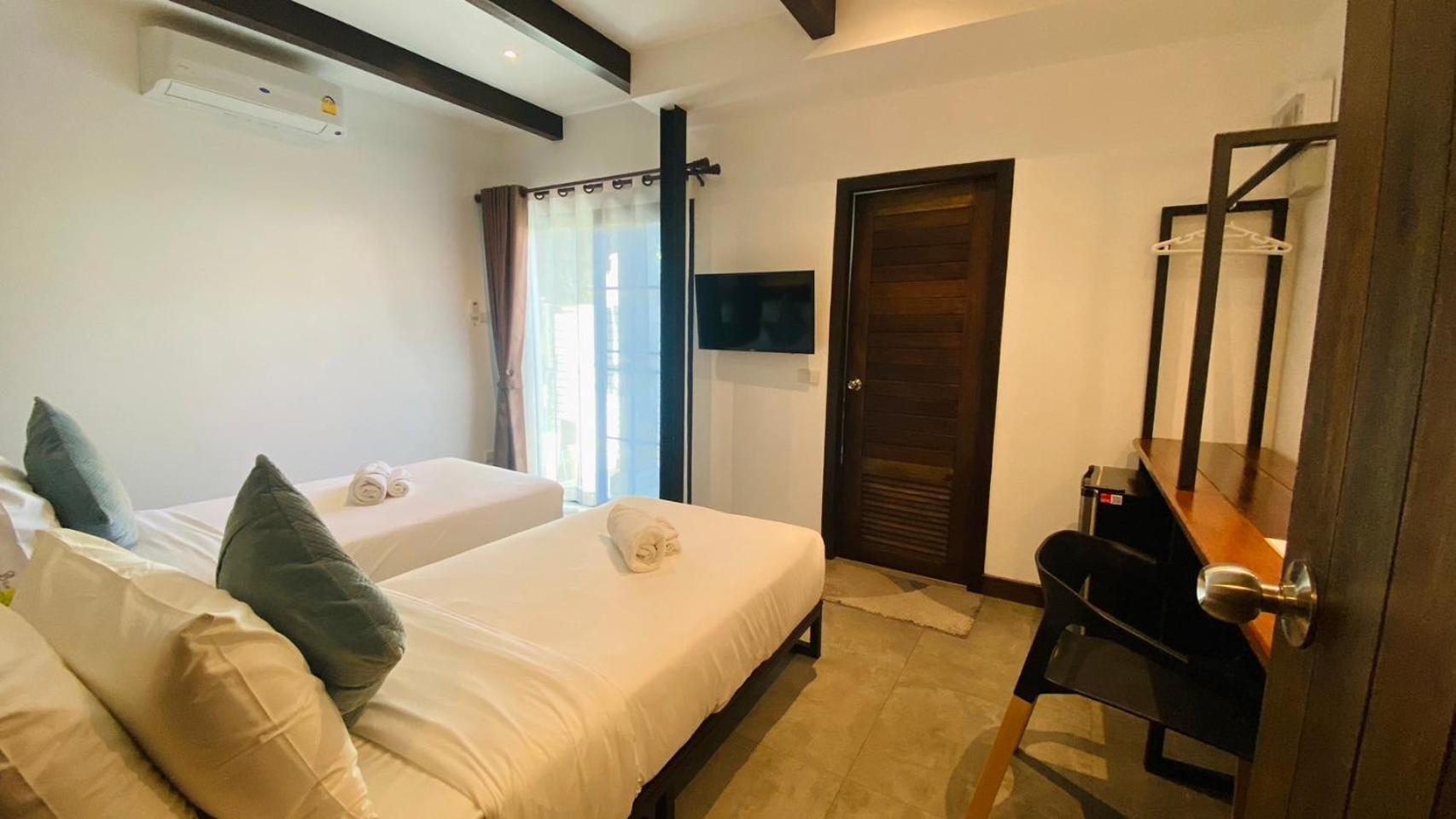 The Eight Ratvithi House, Chiang Mai