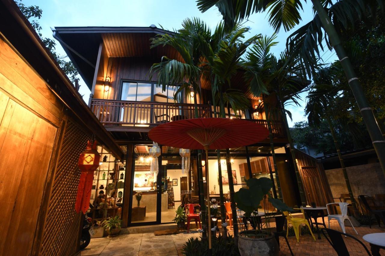 The Eight Ratvithi House — Photos 3